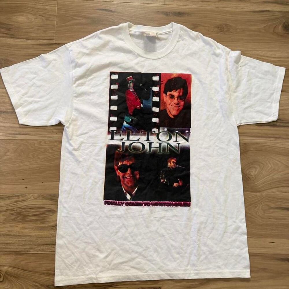 Vintage 00s Elton John tour band music graphic tee Size Large